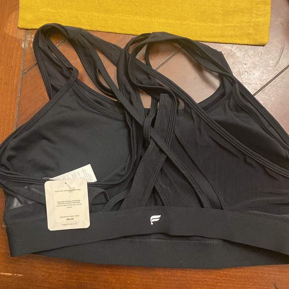 Faye Fabletics Sports Bra - Picture 4 of 4
